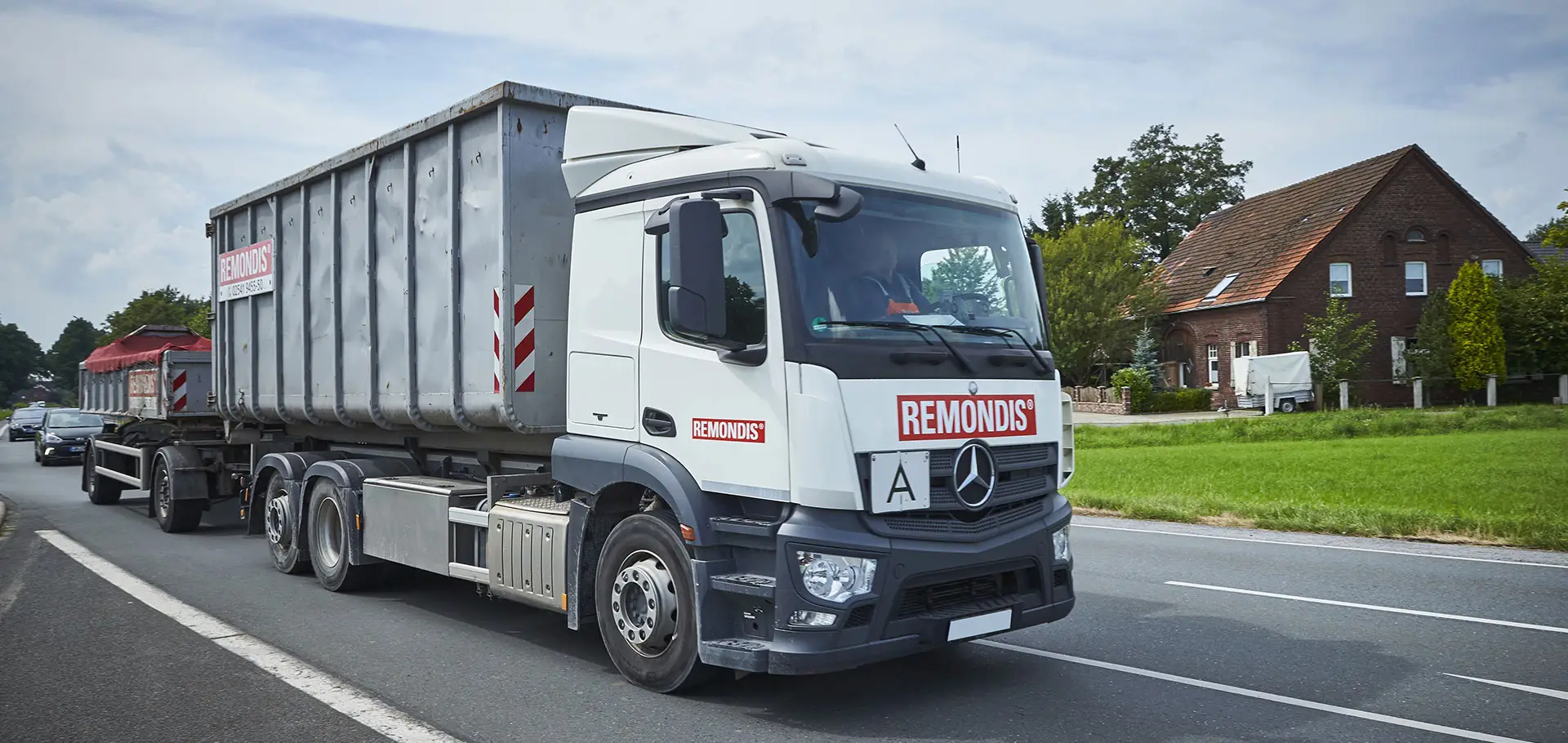 Camion Remondis avec benne grand volume pour enlèvement de déchets Oise